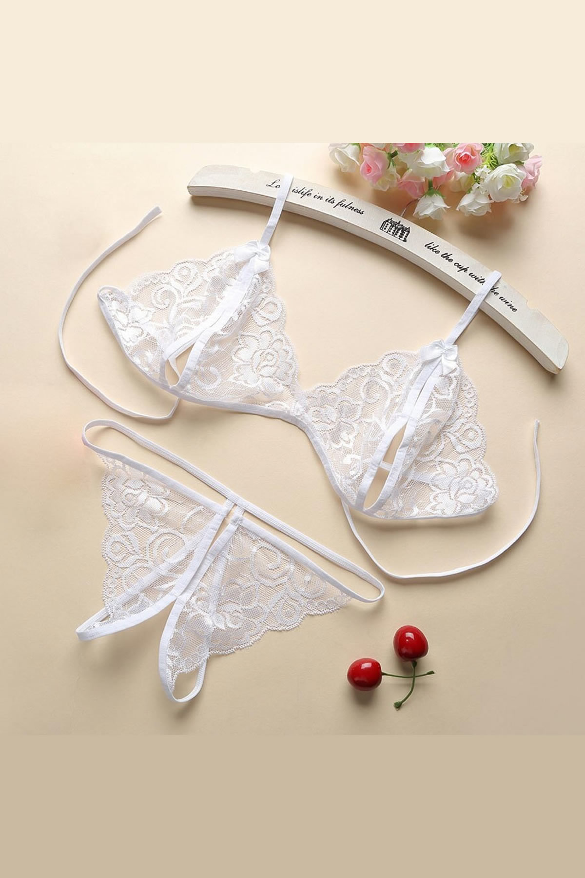 Kadın Beyaz Dantelli Sütyen Külot Takımı – Modern, Konforlu Ve Günlük Kombinlere Uygun