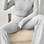 Kadın Gri Çizgili Boğazlı Crop Top Ve Yüksek Bel Pantolon Takım