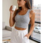 Kadın Gri Kare Yaka Crop Top Bluz – Şık, Rahat Ve Kolay Kombinlenebilir