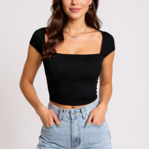 Kadın Siyah Kare Yaka Yarım Kol Göğüs Dekolteli Crop Top Bluz – Şık, Rahat Ve Kolay Kombinlenebilir