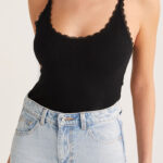 Kadın Siyah Normal Kalıp Dantel Detalı Ince Askılı Oyuk Yaka Atlet – Modern Ve Şık Tasarı