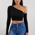 Kadın Siyah Tek Omuz Detaylı Uzun Kol Crop Top Bluz – Şık, Rahat Ve Kolay Kombinlenebilir